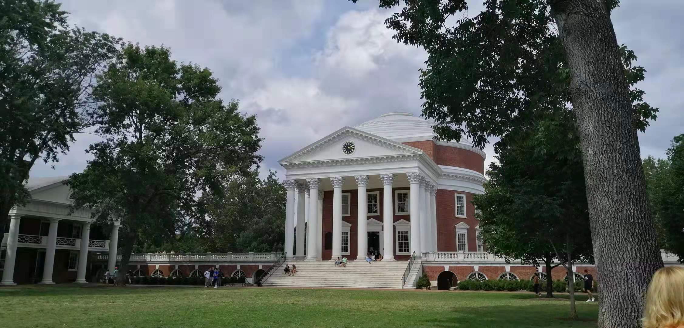 美国McIntire商学院