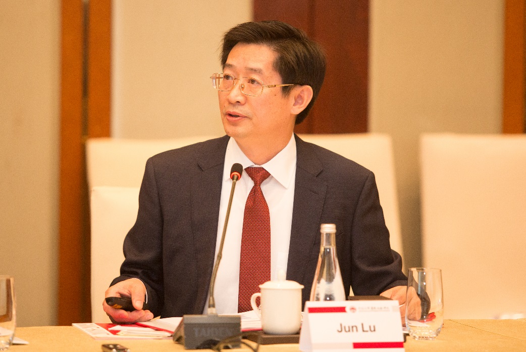 Dean LU Jun Making Speech