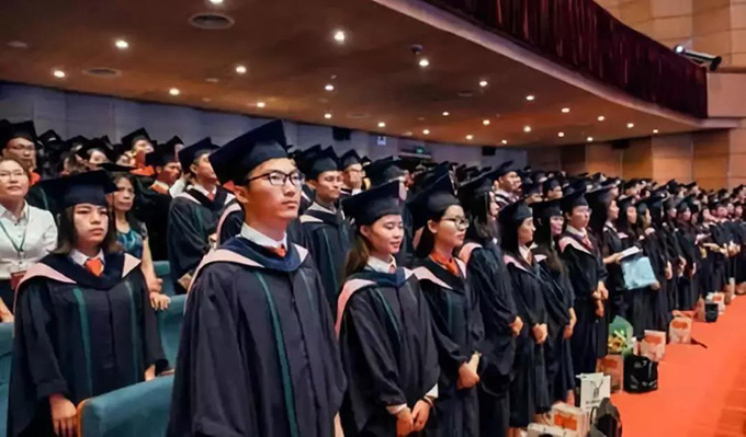 岭南学院2018届毕业典礼暨学位授予仪式隆重举行