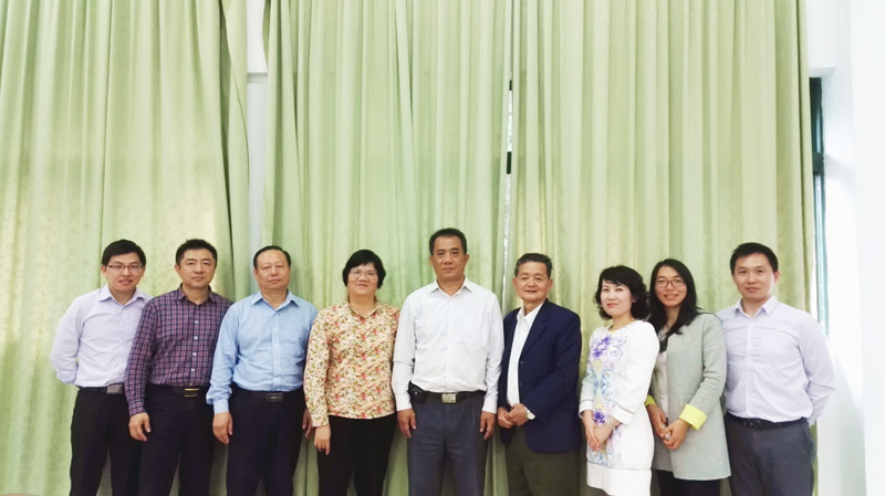 承岭南情深,书育才新篇——岭南学院“红灰领袖培养计划”校友导师见面会在珠海校区举行